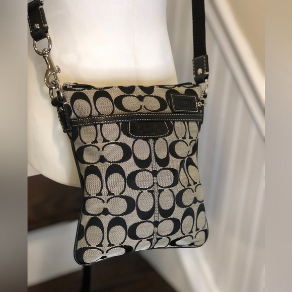 COACH Black Jacquard Signature C Top Zipper Swingaway Crossbody Adj Shoulder Bag - Picture 5 of 16